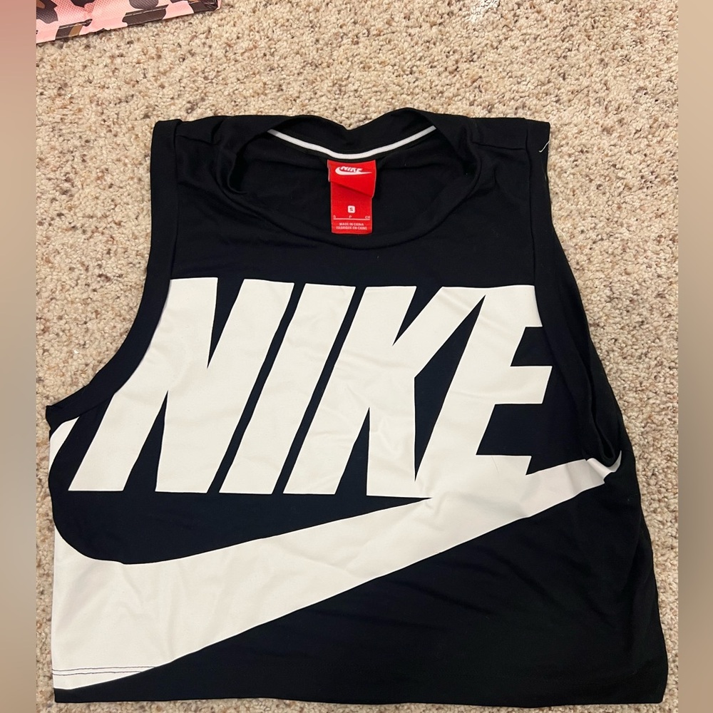 Nike crop top size small